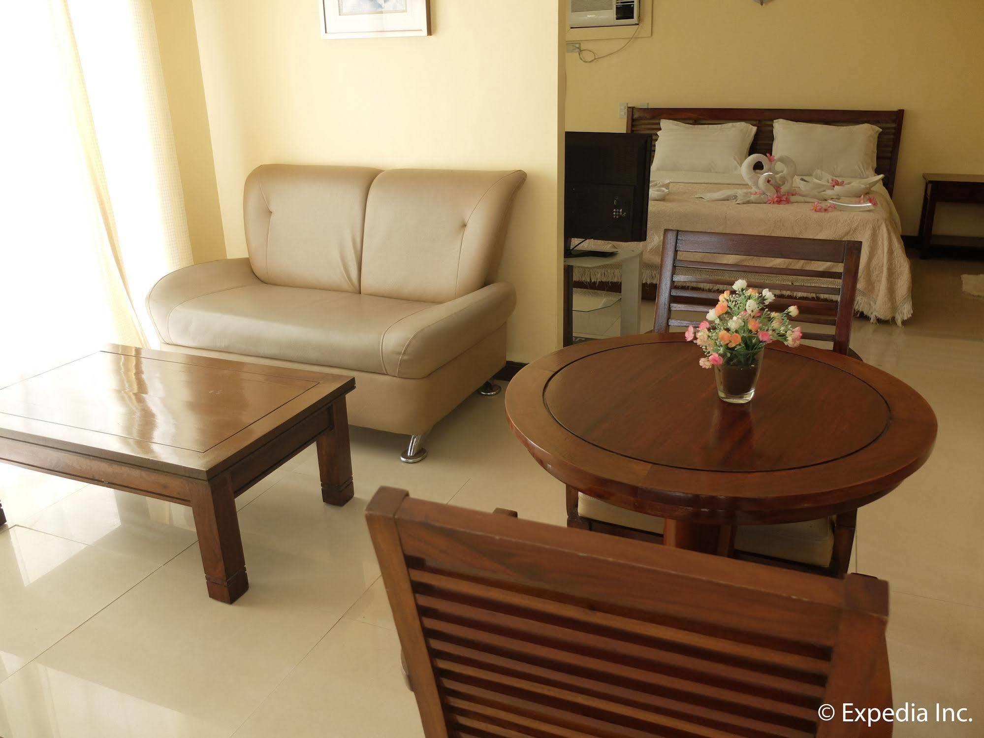 Beachcomber Resort Balabag  Bagian luar foto